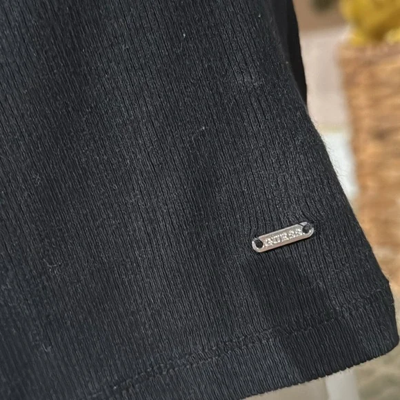 NWT Guess black silver button/snap up v neck collar 3/4 sleeve Medium RIBBED - Picture 5 of 14